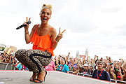 DSDS-Gewinnerin 2014 Aneta auf der REWEMusic Stage (Foto: Martin Schmitz)